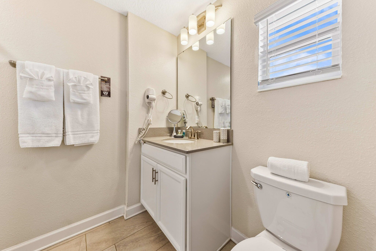 Bathroom 2, Gorgeous 5Bd w Pool & Lazy River @Storey Lake 4989, Osceola