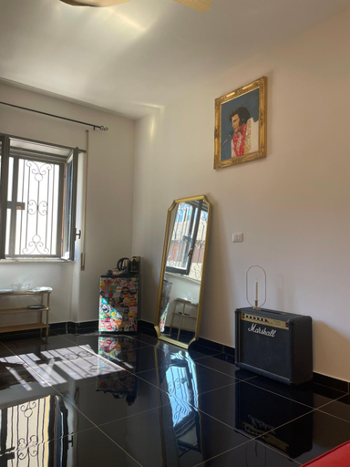 Others 5, Leopardi Holiday Home a due passi dal mare, Catania