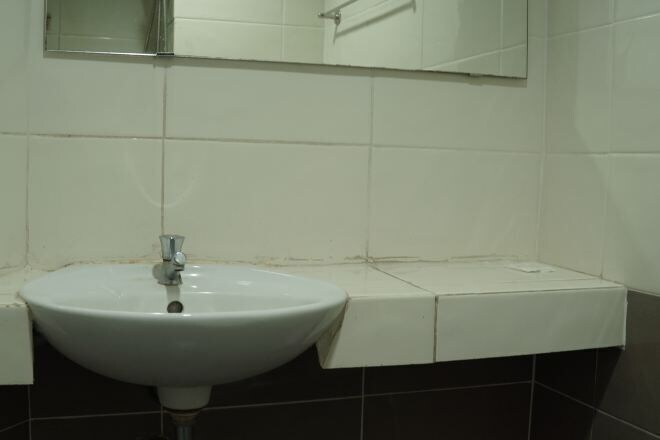 Bathroom 3, A-Place Suvarnabhumi, Bang Phli