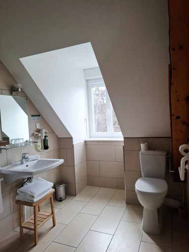 Bathroom 4, Le grand hôtel ussel, Corrèze