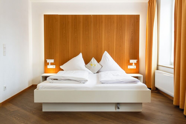 Bedroom 3, Hotel & Gasthof Zur Post, Lindau (Bodensee)