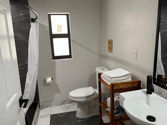 Bathroom, Dee Jay Beach Resort, Broward