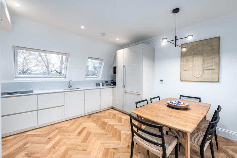 Room 3, Beautiful Hampstead Home RH9, London