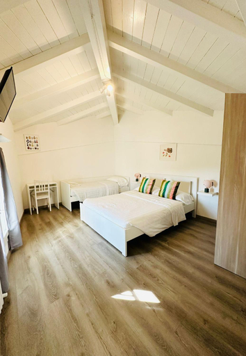 5, Giardini B&B, Modena