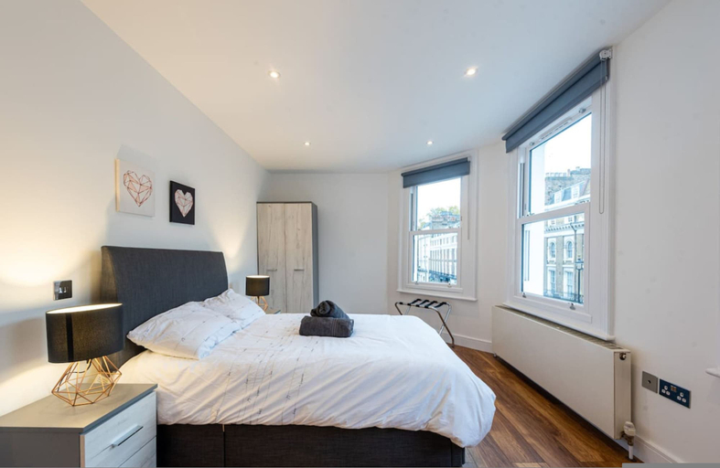 Others 3, Gorgeous Apartment by Hyde Park (SS4), London
