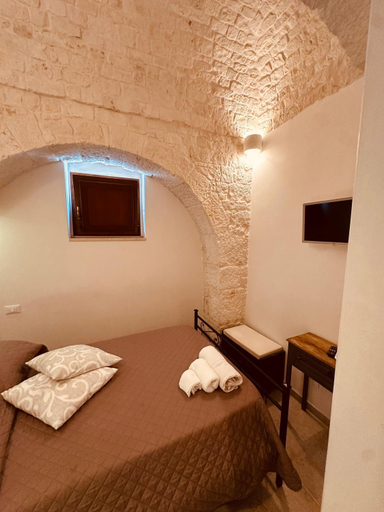 Bedroom 2, B&B Pietra Rosa, Bari