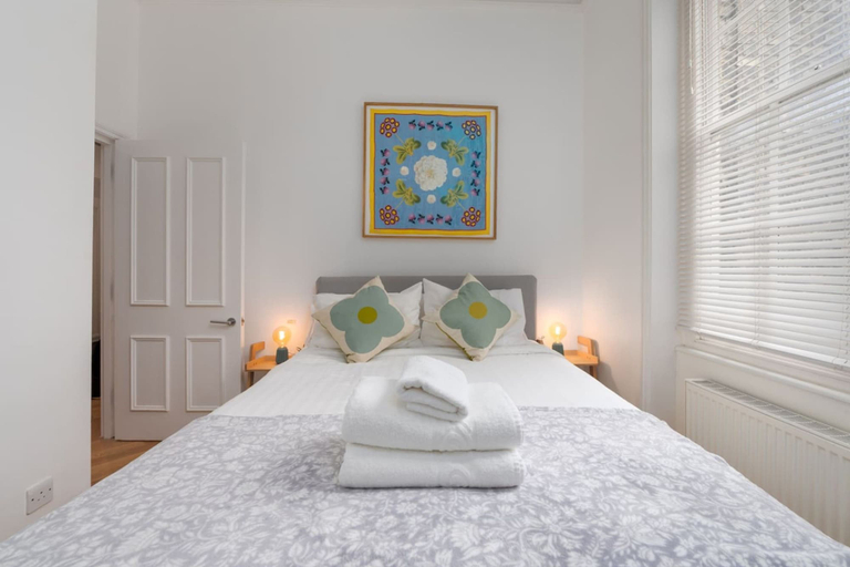 Room 5, Quirky Hampstead Flat RH6, London