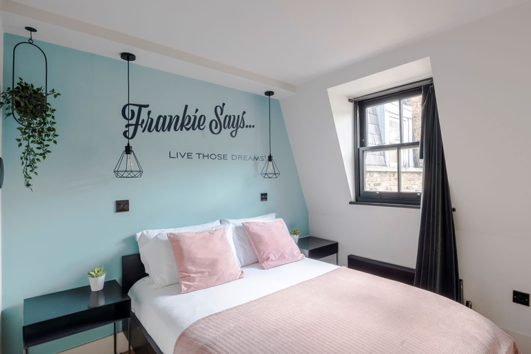 Room 5, The Acre Penthouse - Covent Garden - by Frankie, London