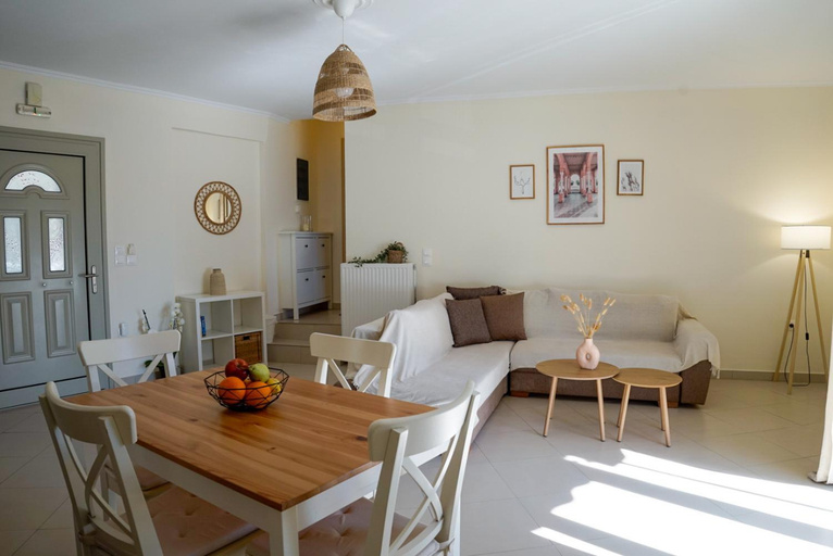 Others 2, Eva's Apartment, Ionian Islands