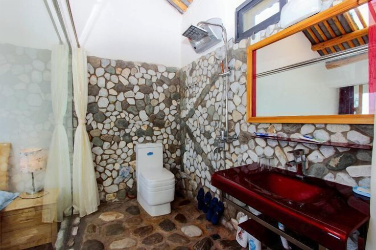 Bathroom, Gospel Hostel, Dali Bai
