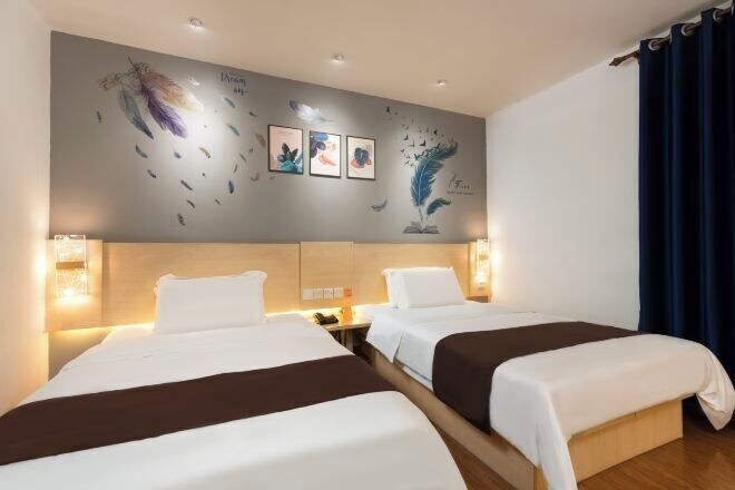 Bedroom 5, 7 Days Hotel (Jiangmen Qimingli 33 Hui Street Branch), Jiangmen