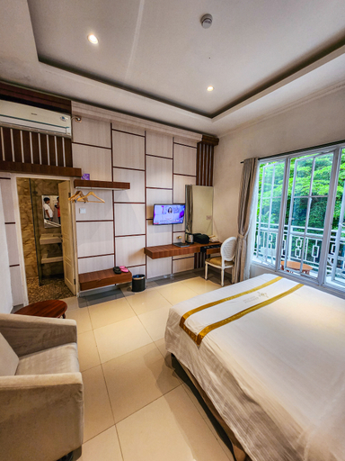 bedroom 18