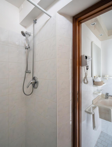 Bathroom 4, Vibe Hotel, Rimini