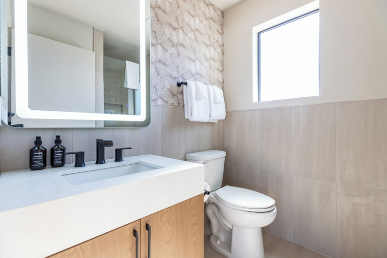 Bathroom 2, Adobe Desert Boutique Motel, Garfield