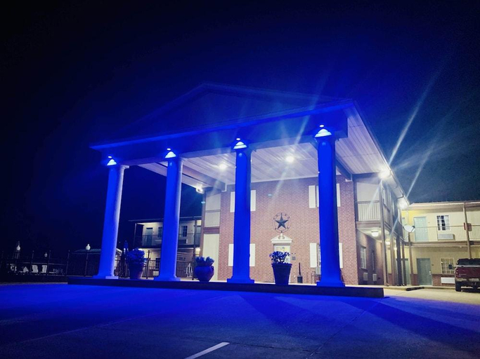 Exterior & Views, Weston Inn & Suites, Cherokee