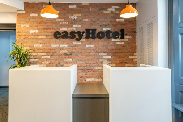 Others 5, easyHotel Victoria, London