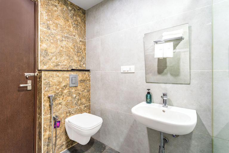 Bathroom 4, Bangalore Times by Alaya Stays, Bangalore