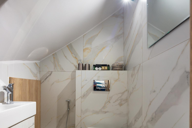 Bathroom 3, My Luxury Downtown Vibe Suites, Crete