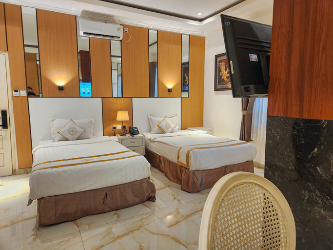 bedroom 12