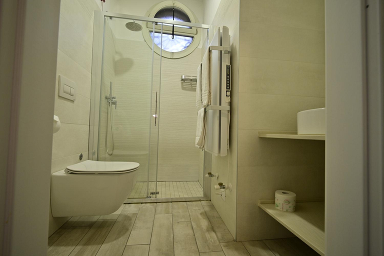 Bathroom 2, LE CASE DI AZZANO VICINO ALL'AEROPORTO DI ALICE E GIORGIA, Bergamo