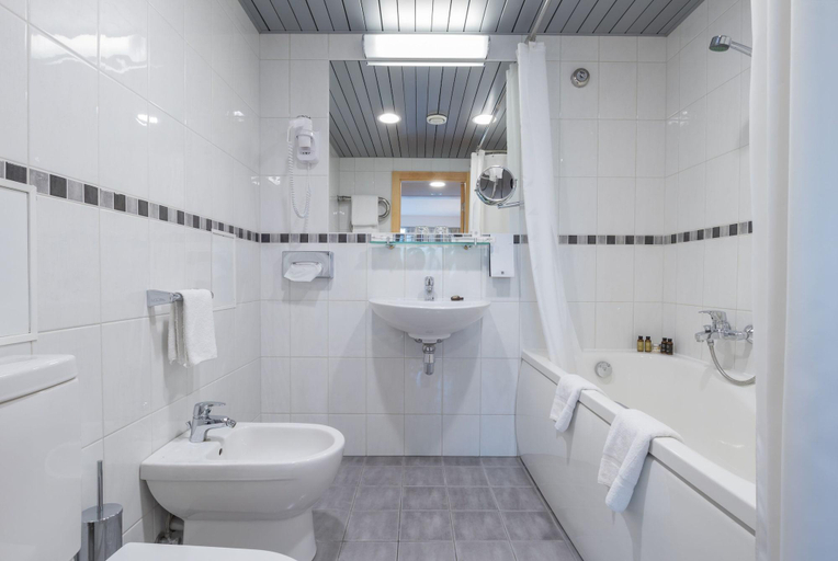 Bathroom 5, Riga Islande Hotel, Riga