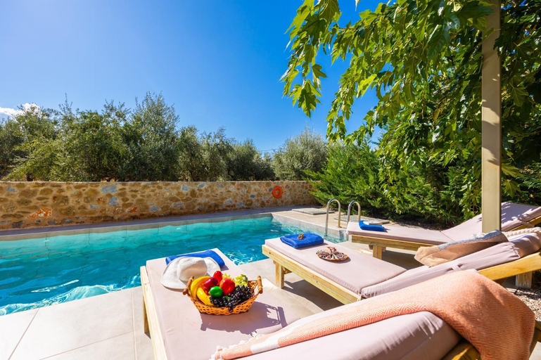 Others 3, Villa  Castillo Ena, Peloponnese