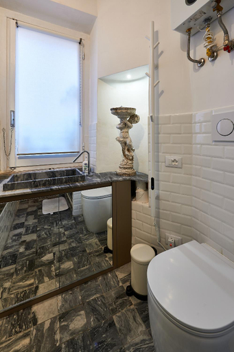 Bathroom 2, Casa a Monti, Roma