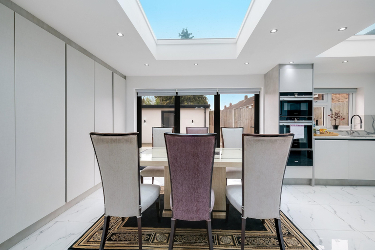 Dining 4, Stunning 5 Bedroom, 3 Bathroom Home in Windsor, Windsor and Maidenhead