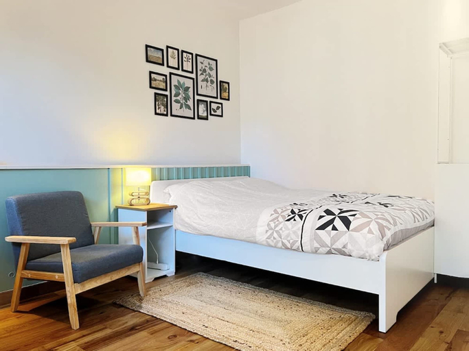 Room 4, Le Joyeux - Near Toulouse City Center Tram, Haute-Garonne
