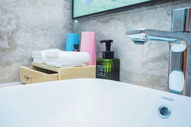 Bathroom 4, He Hotel, Changsha