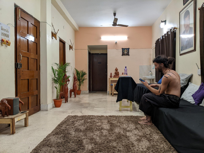 Public Area 3, GUTEN TAG, North 24 Parganas