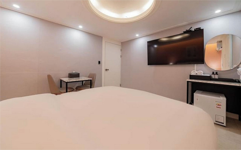 Room 2, Page 9 Hotel, Gwanak