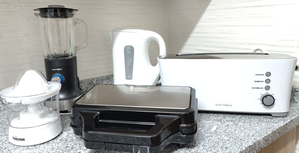 Coffee and/or coffee maker 2, Misericordia Rooms, Guarda