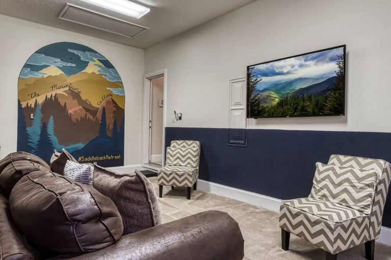 Room 5, Saddleback Retreat by Beyond Expectations, Sevier