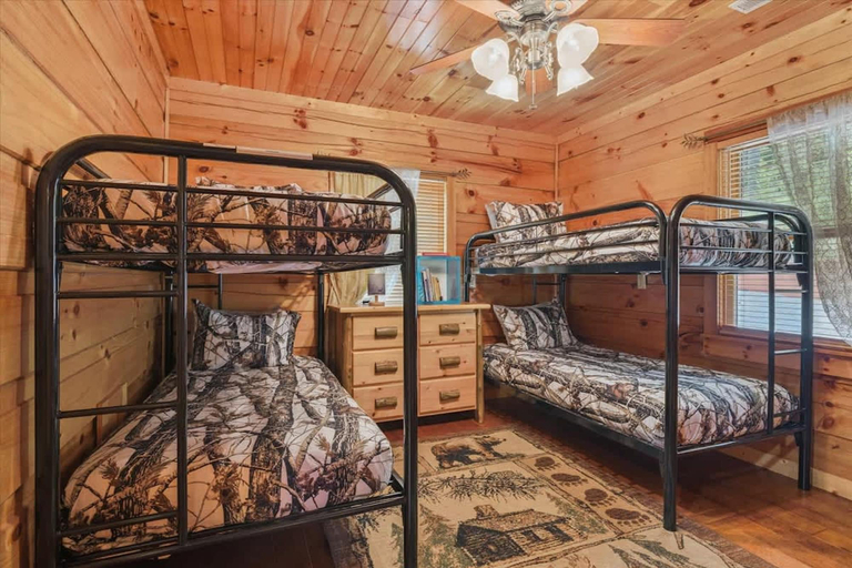 Room 5, Chasing Cubs Cabin by Beyond Expectations, Sevier
