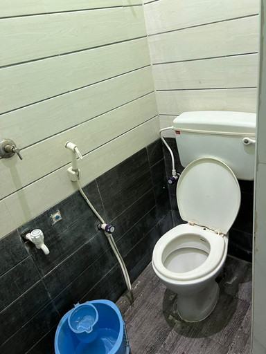Bathroom 5, SK RESIDENCY NAGORE, Karaikal
