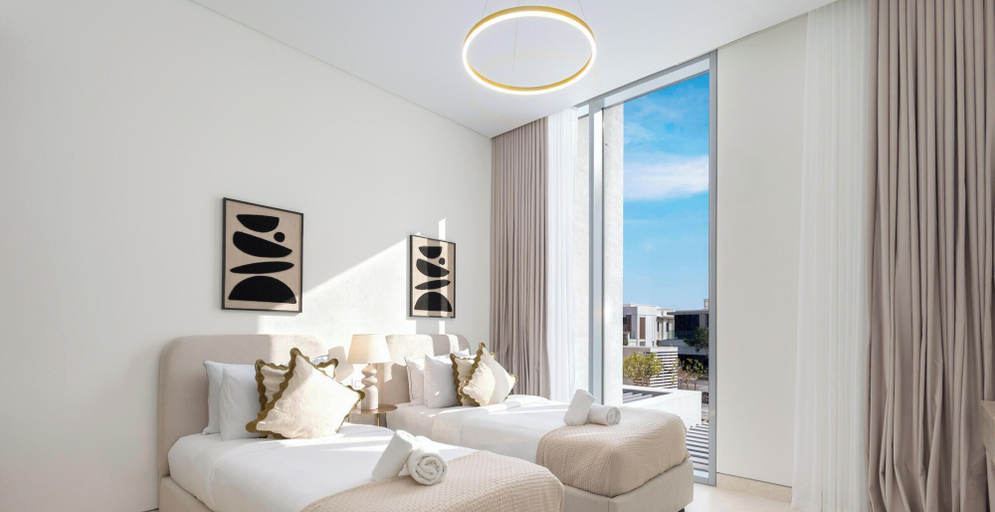 Room 4, LUX District One Lagoon View Townhouse, Dubai