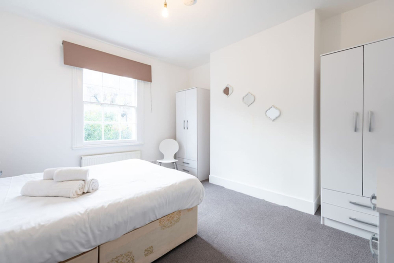 Room 5, Cozy 3-bedroom Home Whs17, London