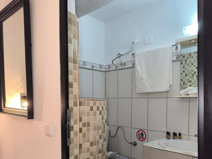 Bathroom 2, Poseidon Apartments, Ionian Islands