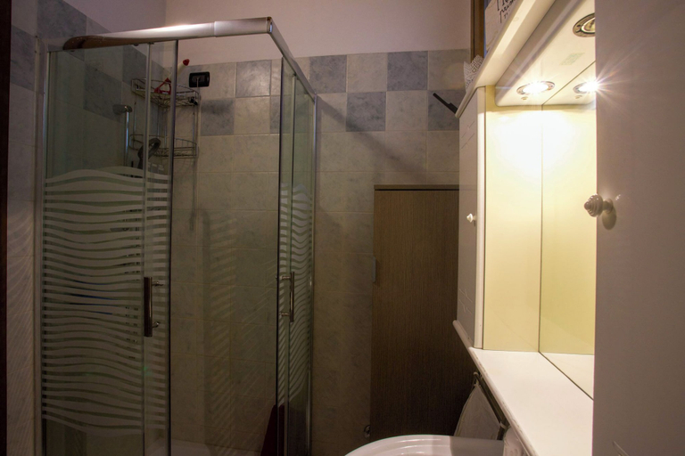 Bathroom 3, Fiordaliso, Brescia