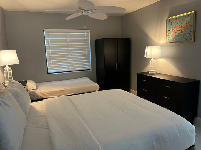 Bedroom 3, Dee Jay Beach Resort, Broward