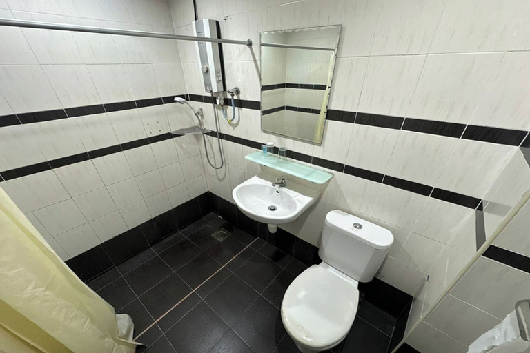 Bathroom 4, Hotel Titiwangsa, Cameron Highlands
