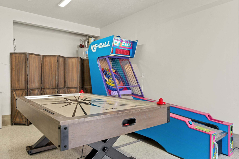 Game room 3, Horseman's Hideout 3 Bedroom Townhouse, Washington
