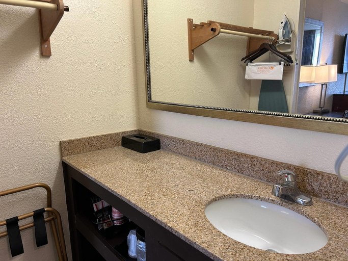 Bathroom 4, Quality Inn Sumter near Shaw AFB, Sumter