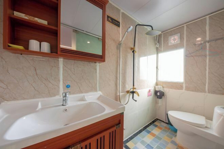 Bathroom 4, HaiBei Hostel, Shenzhen