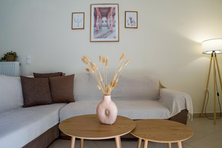 Others 4, Eva's Apartment, Ionian Islands