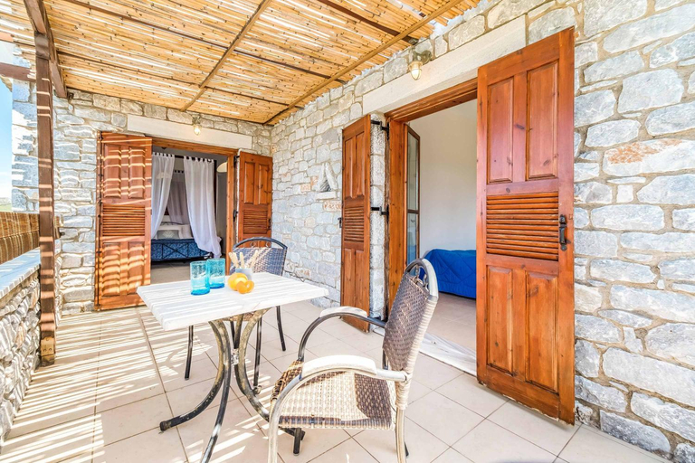 Others 2, Villa Epavlis, Peloponnese