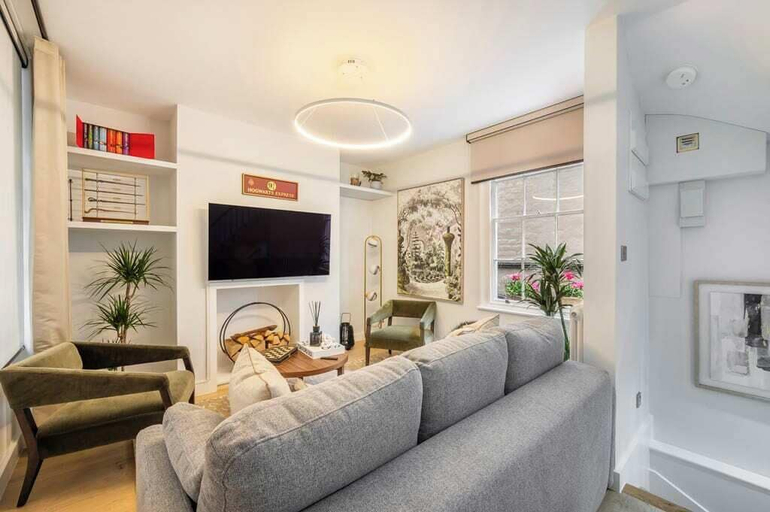 Living area 5, The Pottter Edition - Covent Garden - by Frankie, London