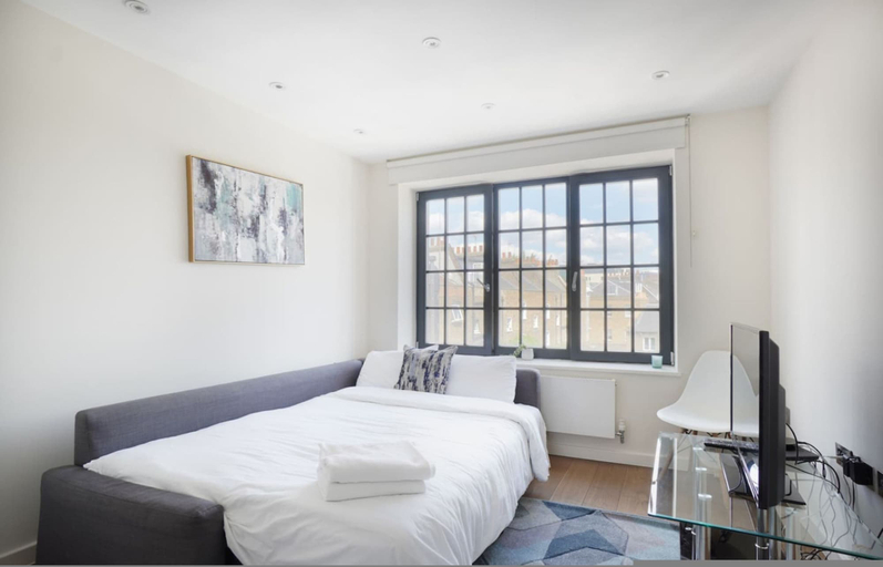 Room 4, Cool Kings Cross Apartment (OM5), London