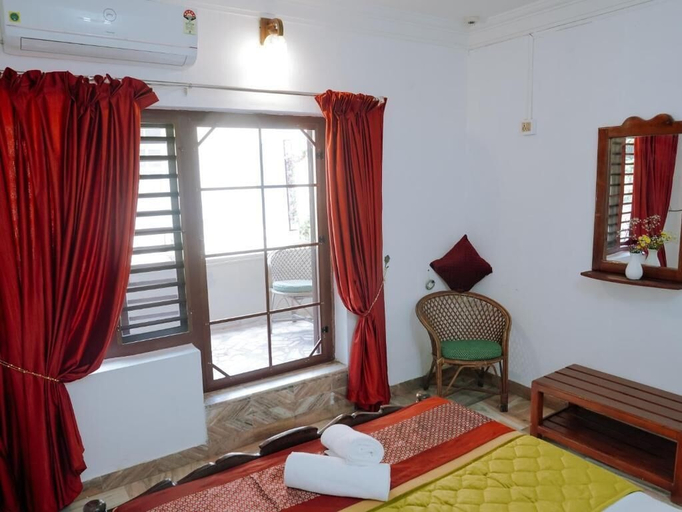 Room 3, SCARLET'S INN, Ernakulam